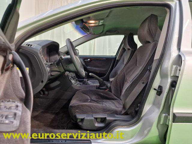VOLVO V70 2.4 D5 20V cat