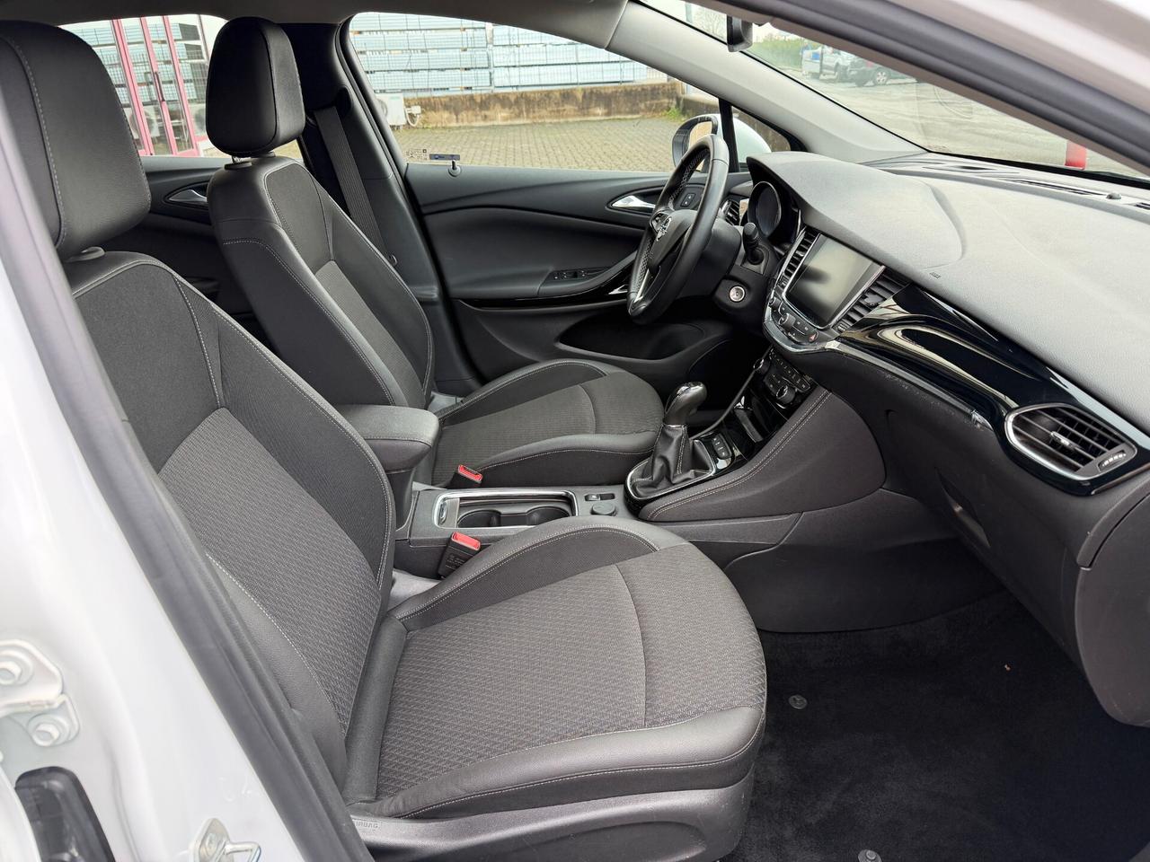 Opel Astra 1.6 BiTurbo CDTi Start&Stop 5 porte Innovation+GANCIO TRAINO