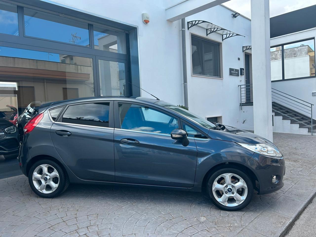 Ford Fiesta 1.2 82 Cv 5P TITANIUM - 2010