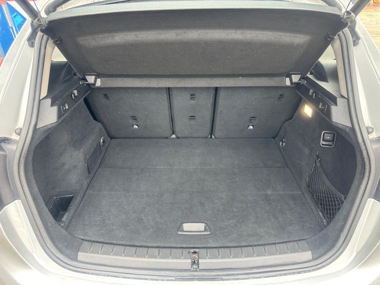 BMW 216 D AUTOM/PELLE/NAVIGATORE/LED