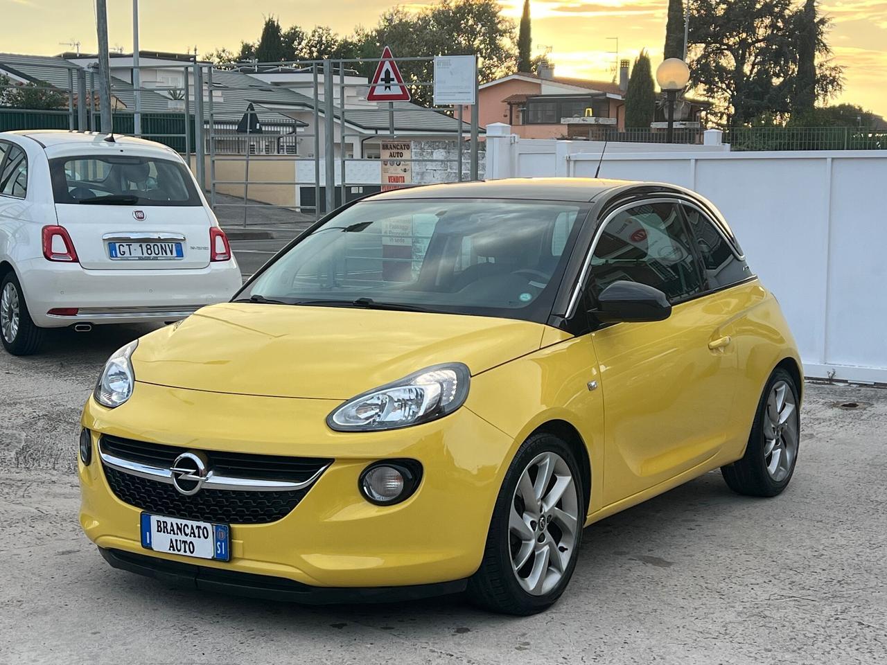Opel Adam 1.2 70 CV Slam