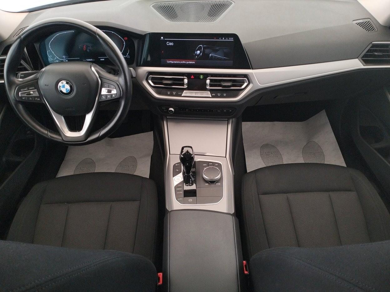 BMW 318d Touring mhev 48V Business Advantage auto - IVA ESPOSTA