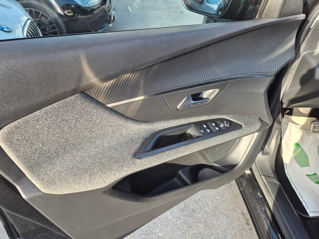 Peugeot 3008 BlueHDi 130CV EAT8 CERCHI-18 CAMERA