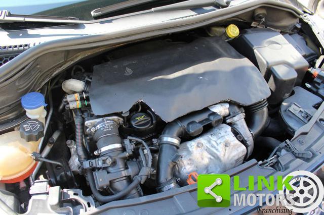 PEUGEOT 207 1.6 HDi 110CV CC Féline