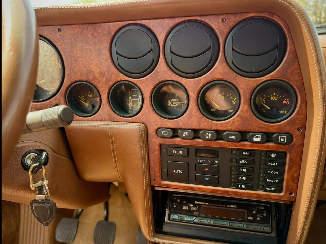 Lancia Thema Ferrari 8:32 V8
