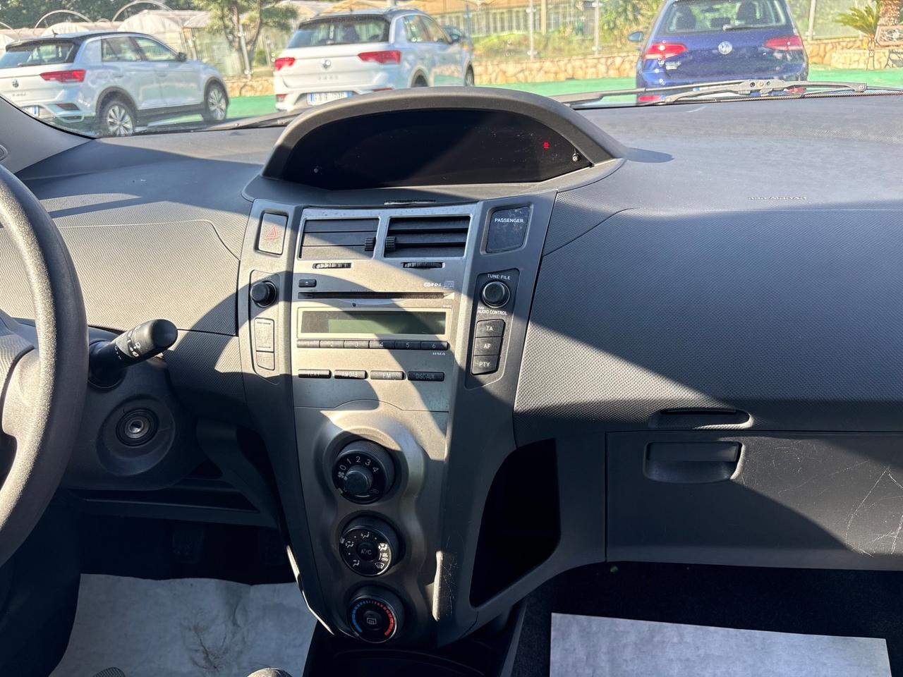 Toyota Yaris 1.0 5 porte Sol