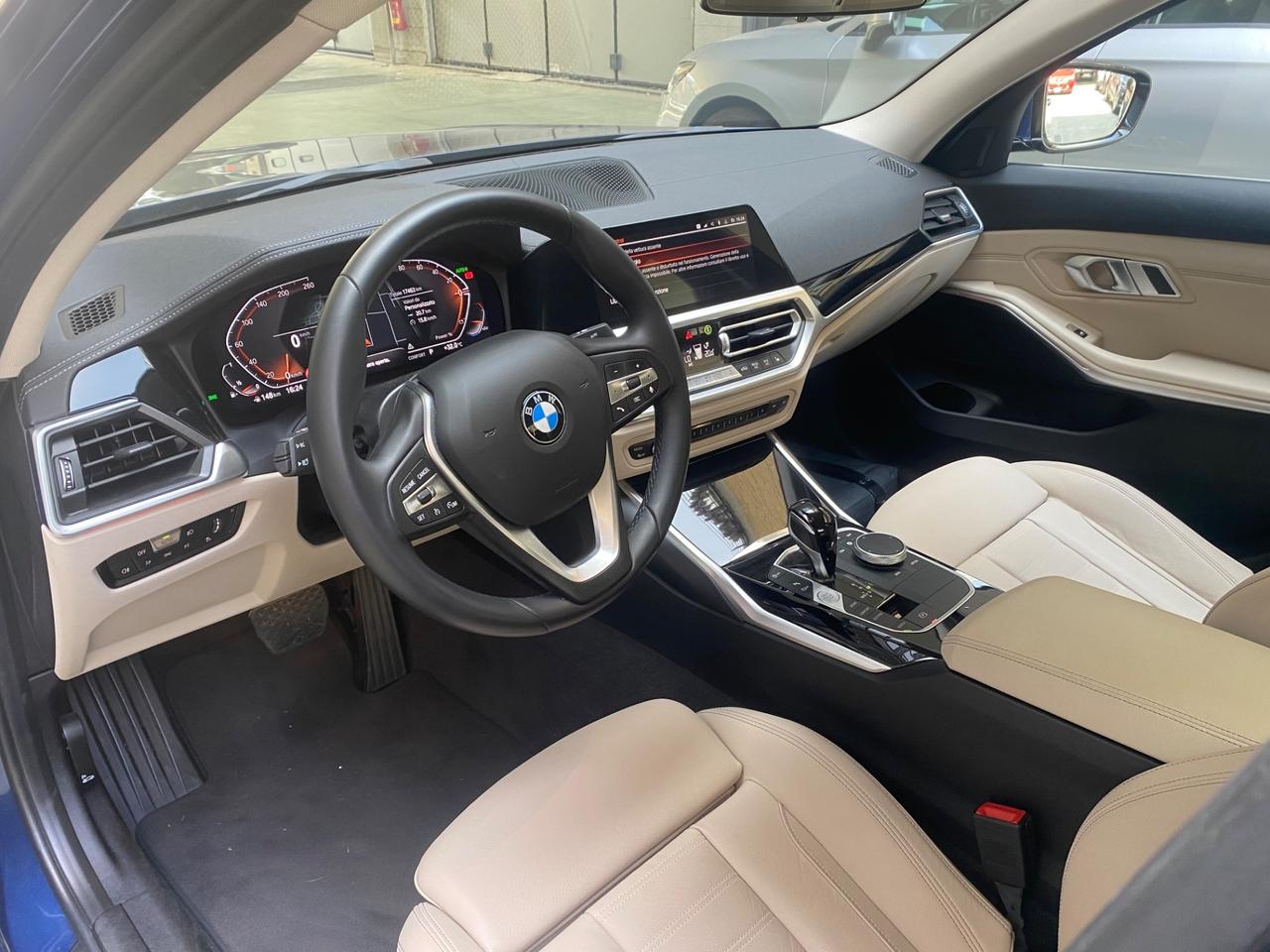 Bmw 330 330i xDrive Luxury