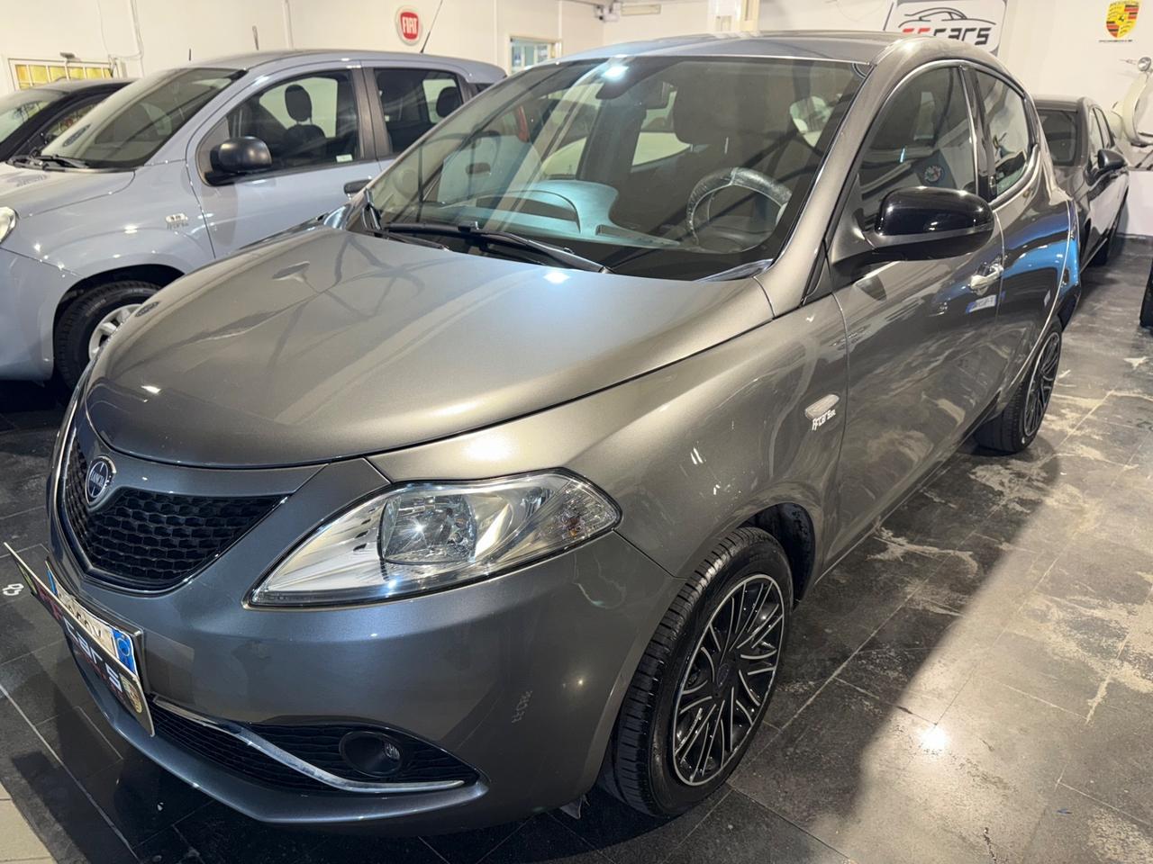 Lancia Ypsilon 1.0 FireFly 5 porte S&S Hybrid Ecochic Gold
