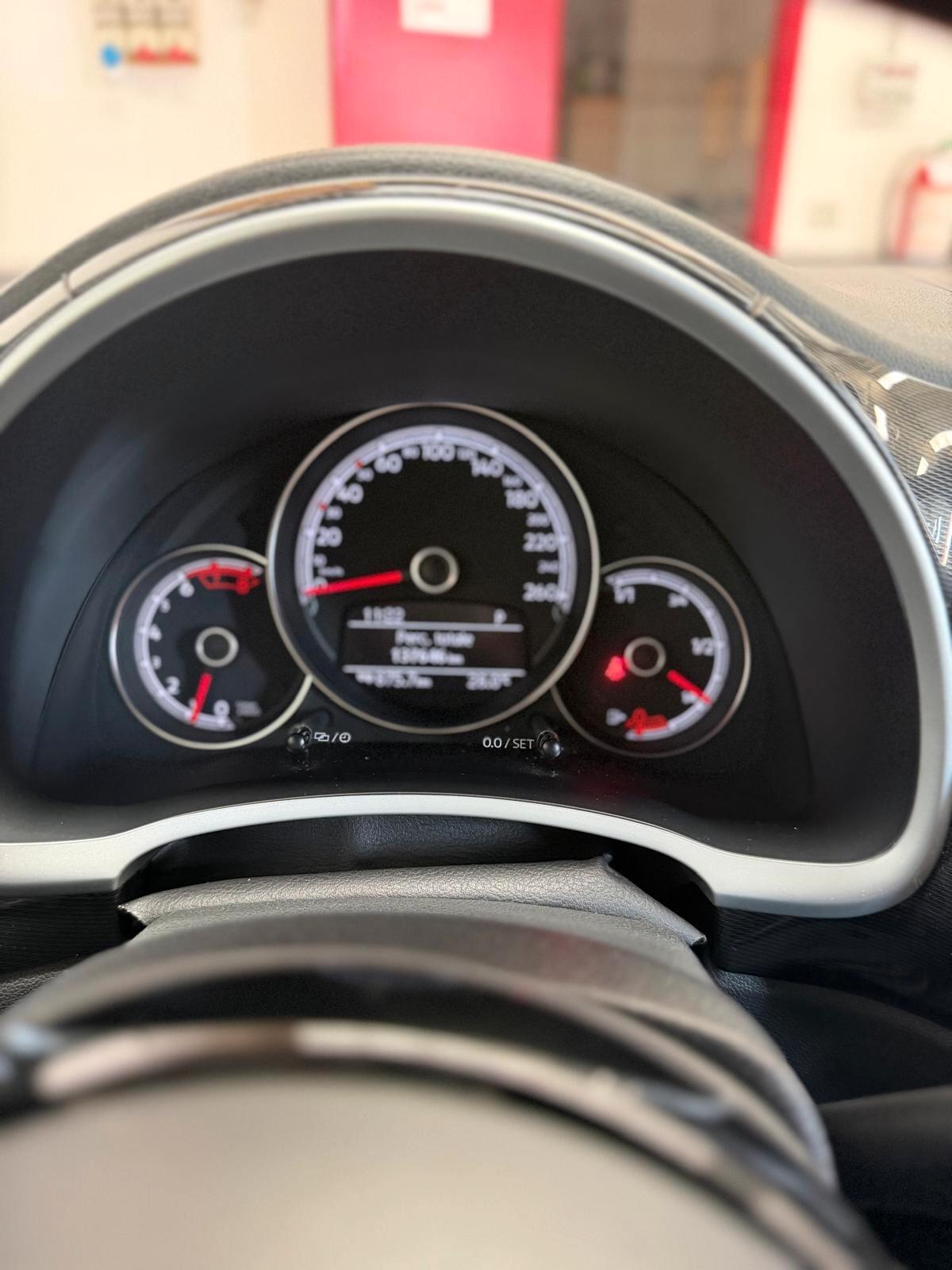 Volkswagen Maggiolino Cabrio Sport R Line 1.4 TSI 150cv dsg-LEGGI SOTTO