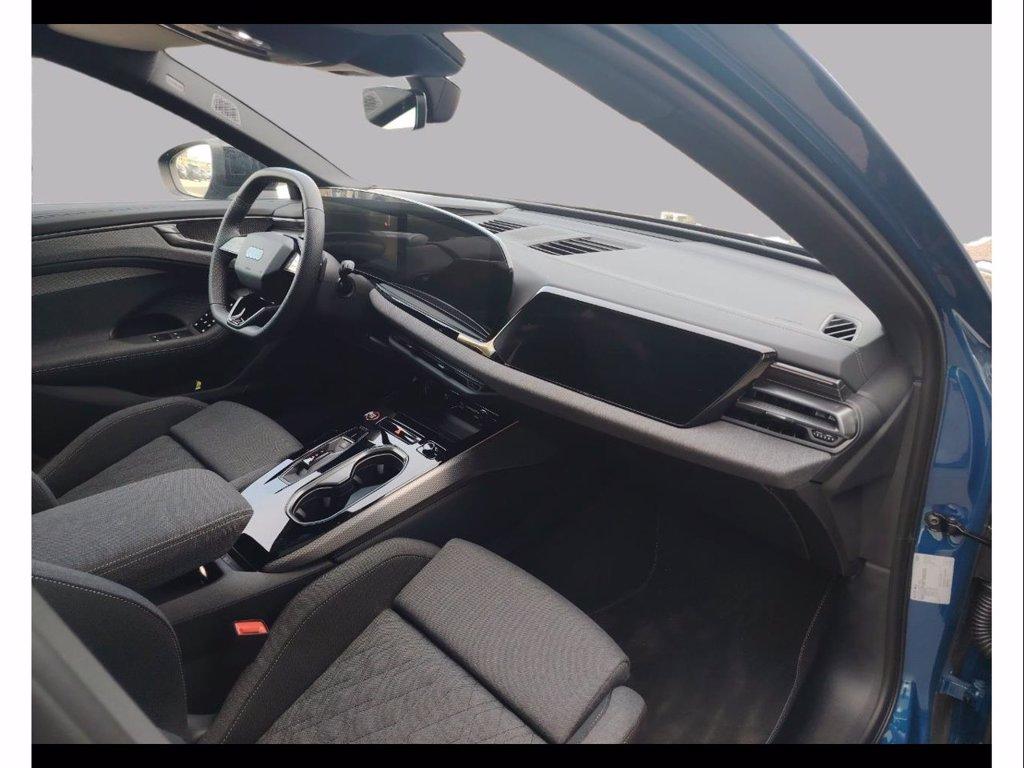 AUDI A6 avant 2.0 tdi mhev + business advanced quattro 204cv s-tronic del 2025