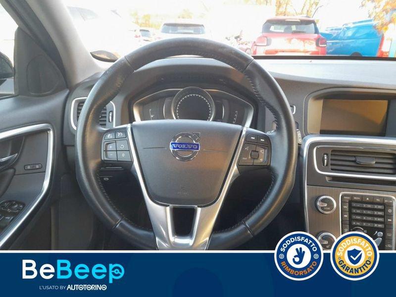 Volvo V60 Cross Country 2.4 D4 MOMENTUM AWD GEARTRONIC