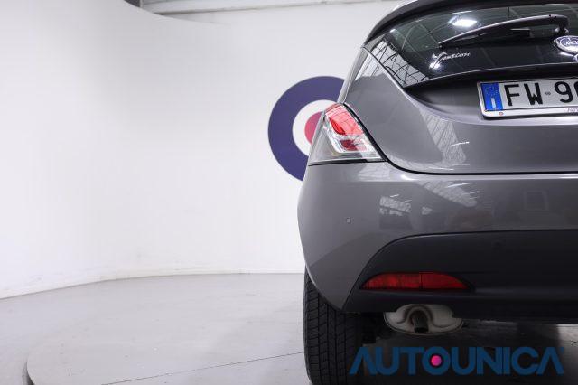 LANCIA Ypsilon 1.2 69 CV 5 PORTE GPL ECOCHIC ELEFANTINO BLU