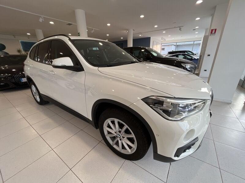 BMW X1 sDrive18d Business *Pelle*Navi*Led*