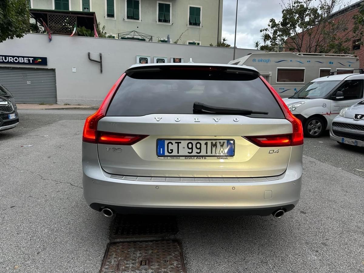 Volvo V90 D4 R-design