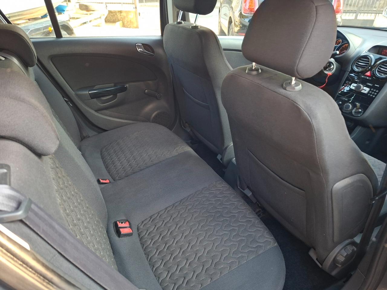 Opel Corsa 1.2 5 porte NEOPATENTATI