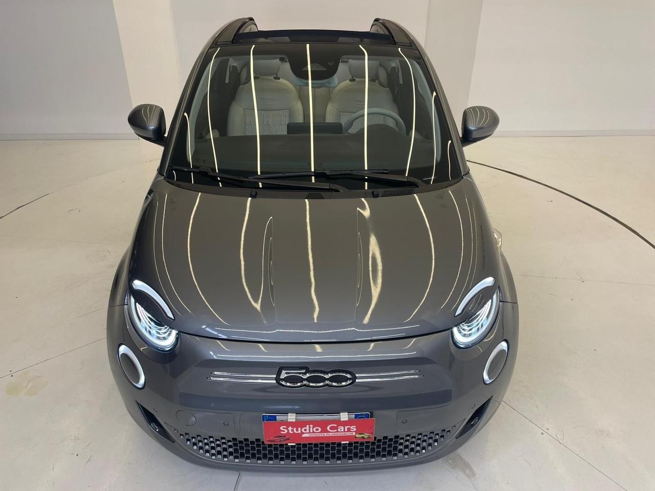 Fiat 500e Cabrio La Prima