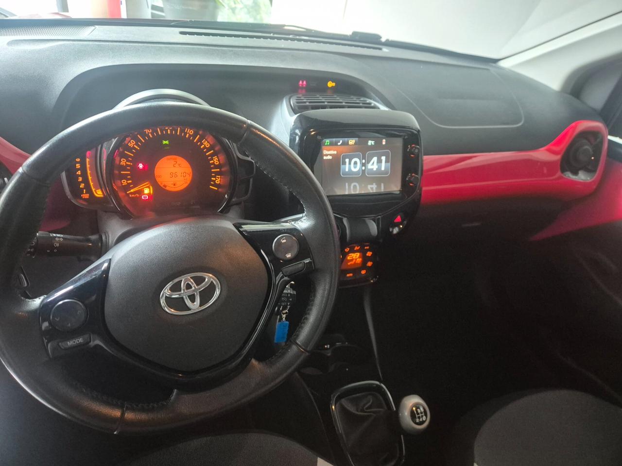 Toyota Aygo 1.0 VVT-i 69 CV 5 porte x-play