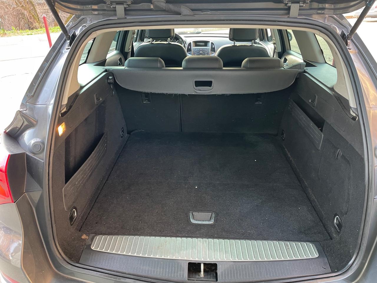 Opel Astra 1.7 CDTI110CVSportsTourerCosmo/GARANZIA