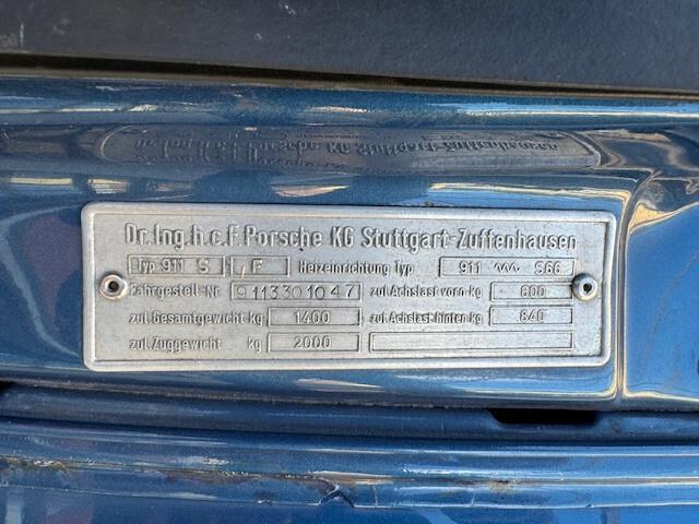 Porsche 911 2.400 S "MATCHING IN TUTTO"