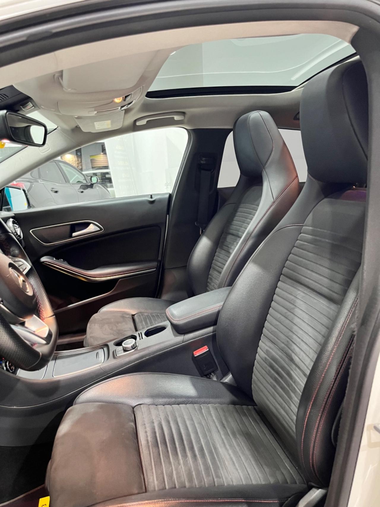 MERCEDES CLA SHOOTING BRAKE 200D *TETTO * PREMIUM *UNICOPROPRIETARIO