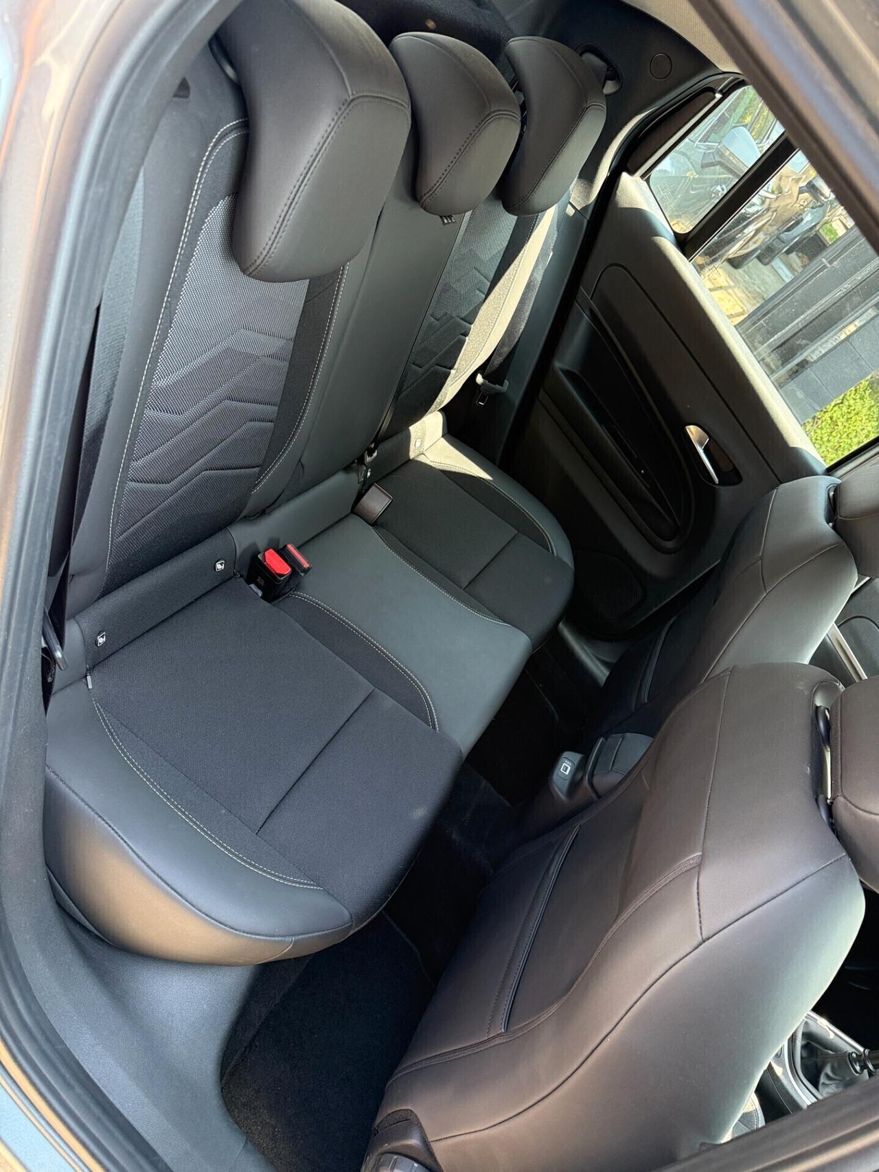 Jeep Avenger 1.2 Turbo 100 CV Summit