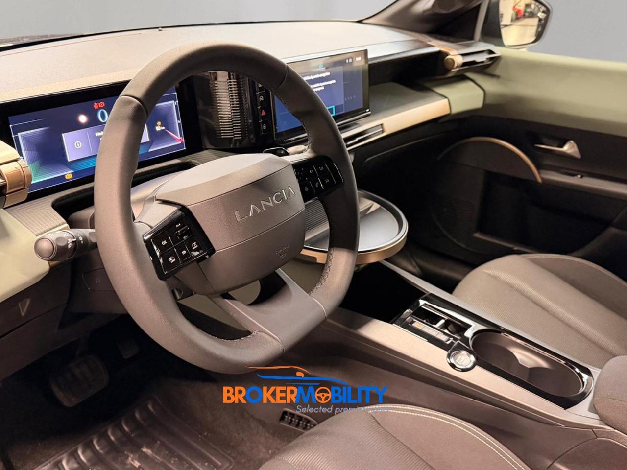 Lancia Ypsilon Hybrid e-DCT