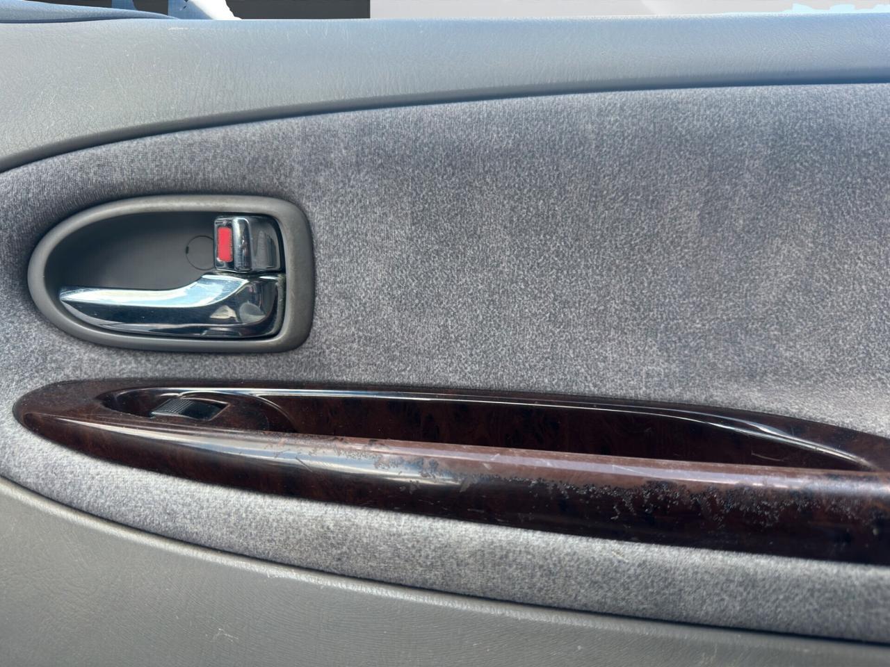 Mazda MPV 2.0i 16V cat