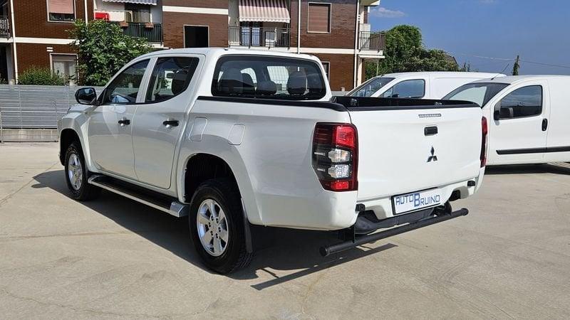 Mitsubishi L200 2.3 D Double Cab 4x4 Easy Select Invite Connect Fatturabile + iva detraibile autocarro 5 p