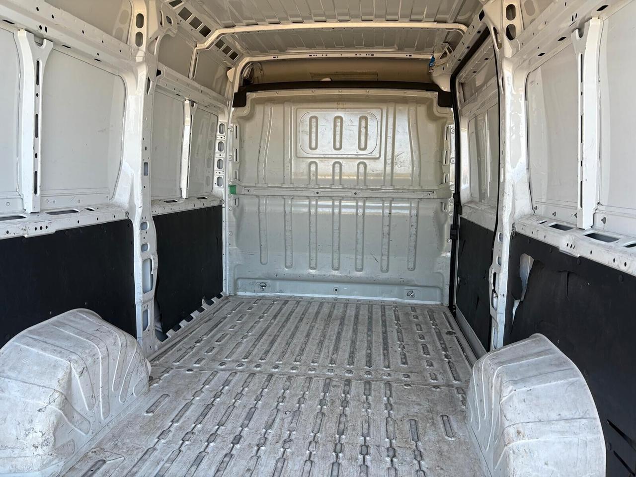 Peugeot Boxer 330 2.2 BlueHDi PM-TM L2 H2 SPOTICAR