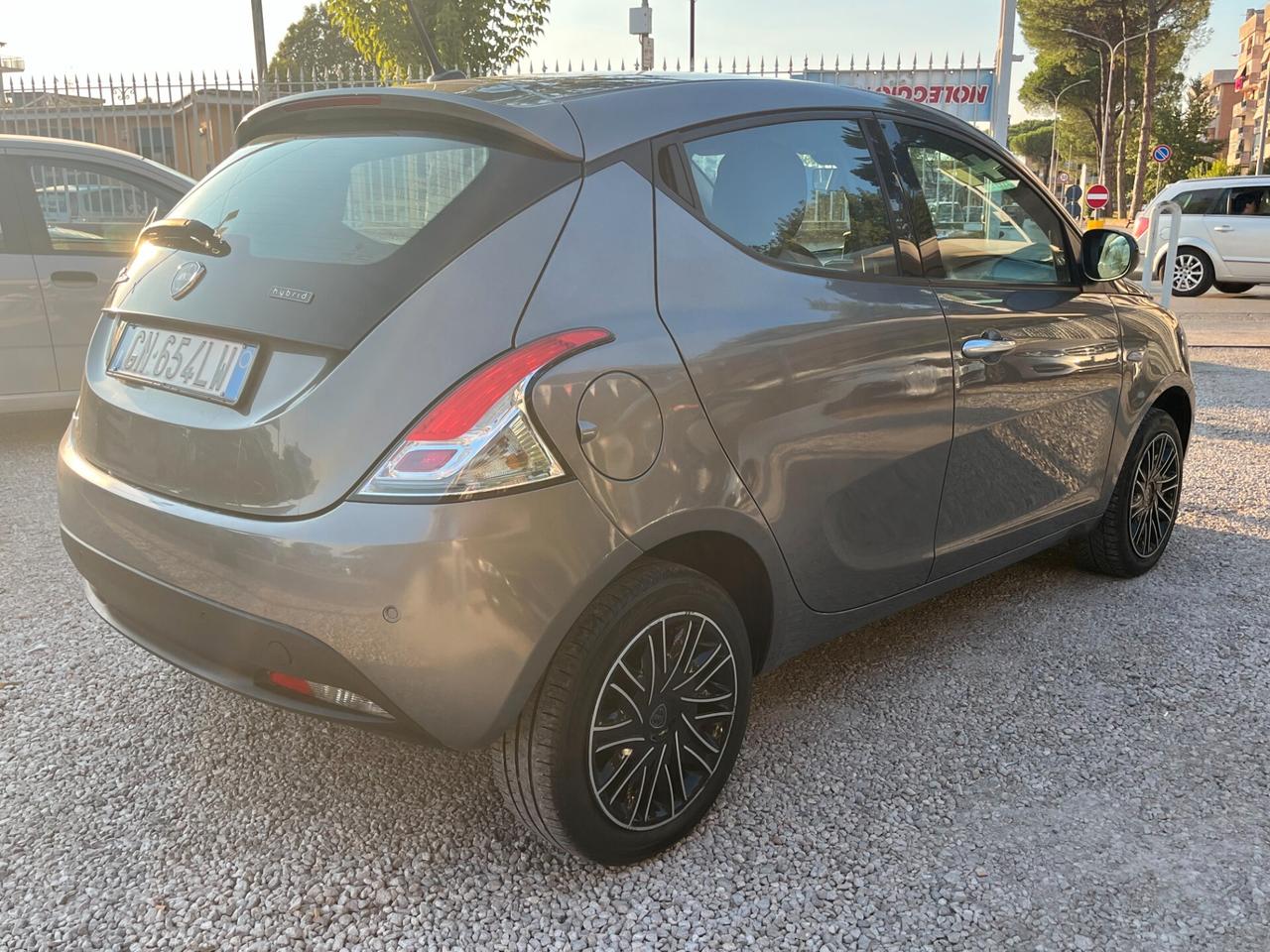 Lancia Ypsilon 1.0 IBRIDA/BENZINA 48000 KM CERTIFICATI 2023