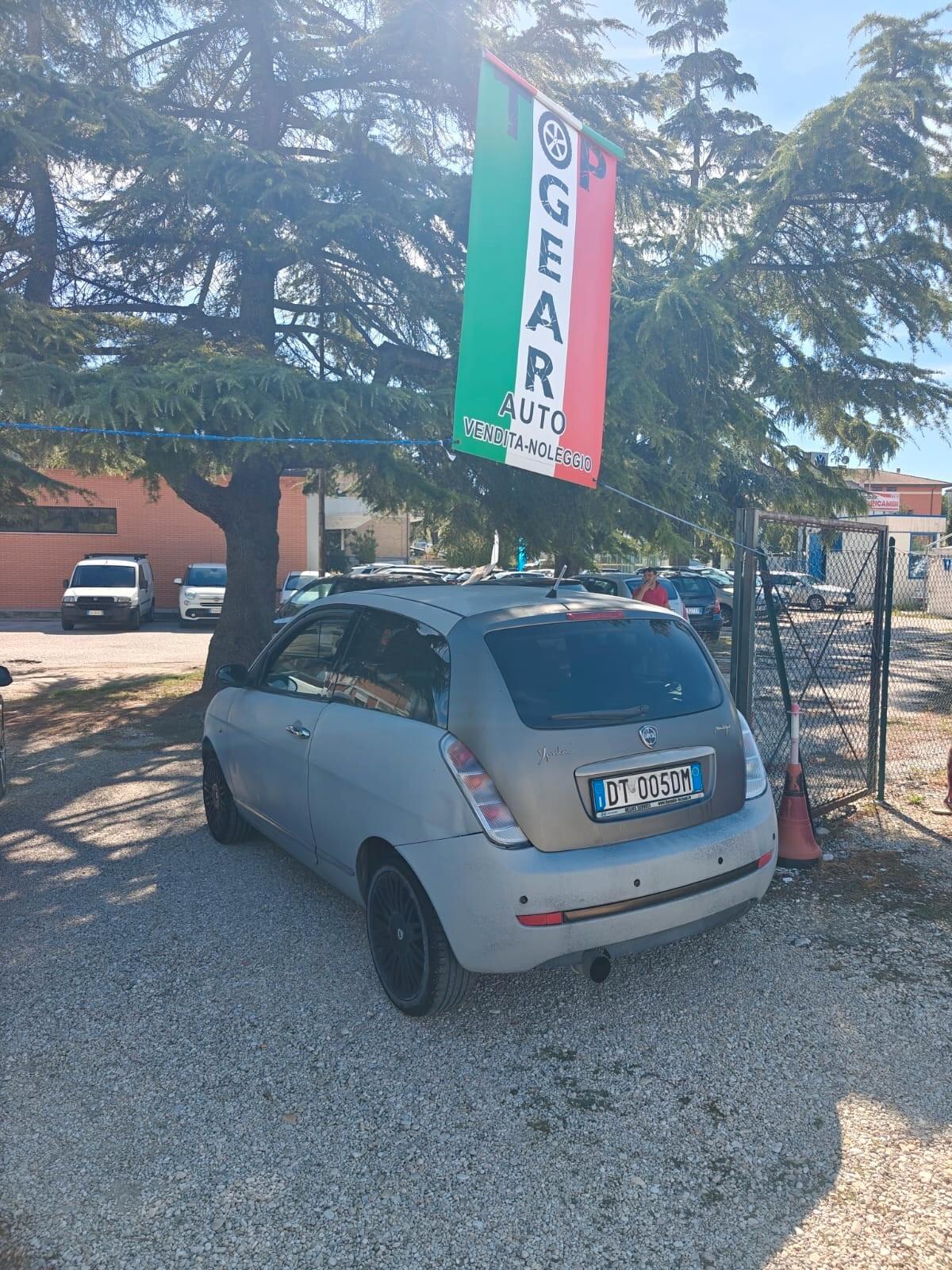 Lancia Ypsilon 1.2 Argento raptop modificata