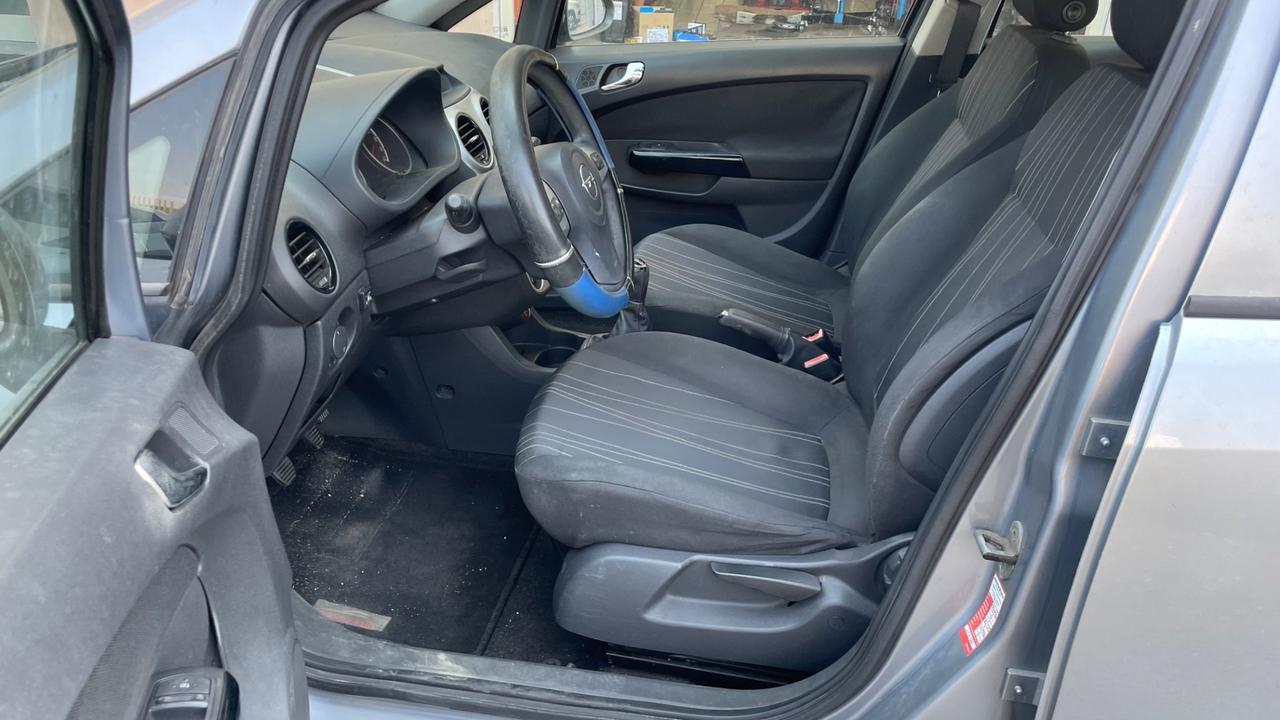 Opel Corsa 1.2 5 porte Enjoy benzina e gas