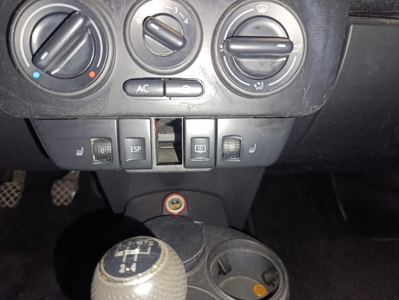 Volkswagen New Beetle del 2007 - benzina 140.000 km -