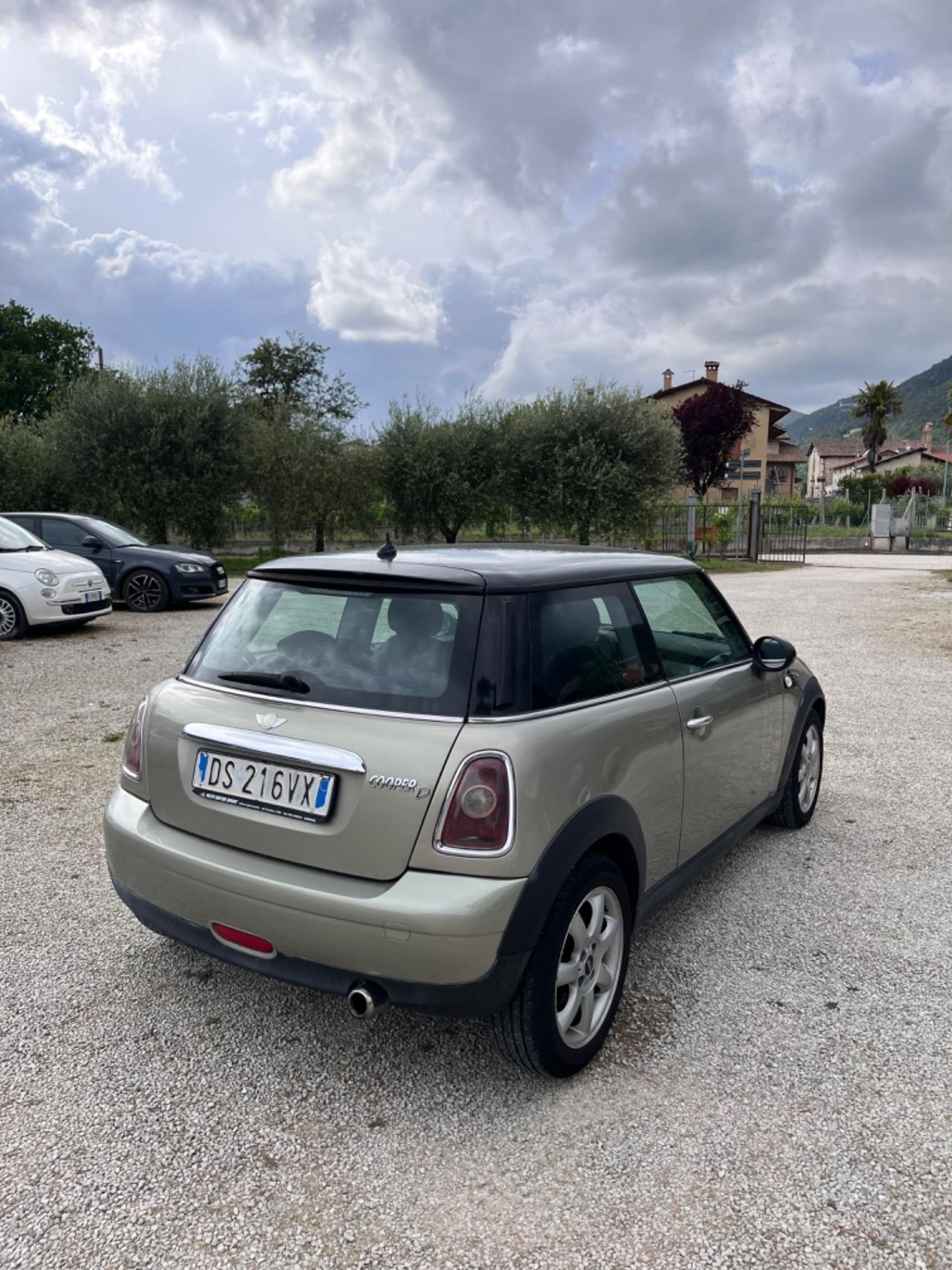 Mini Cooper D 1.6 AUTOMATICA NEOPATENTATI
