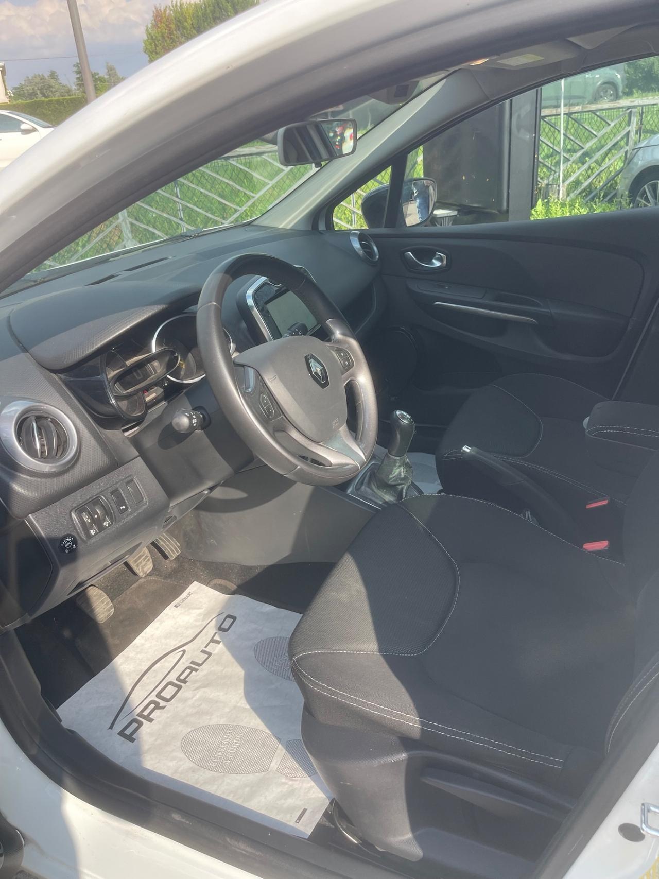 Renault Clio 1.2 75CV GPL 5 porte Costume National