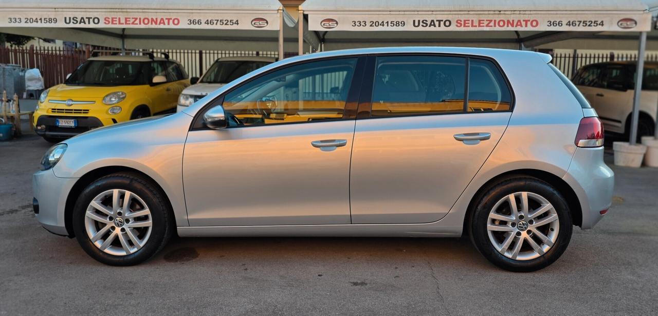 Volkswagen Golf 1.6 TDI DPF DSG 5p. Highline