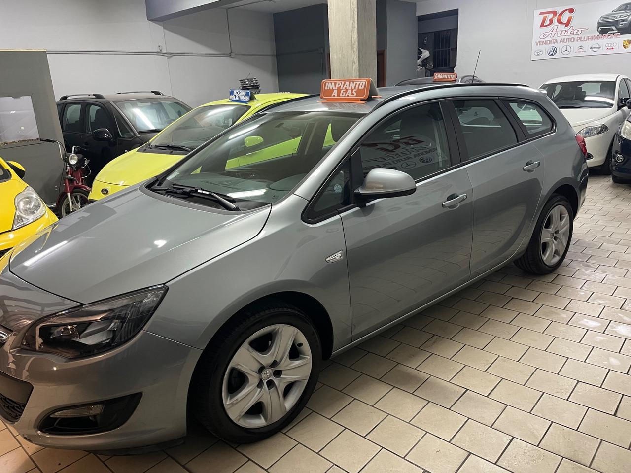 Opel Astra 1.4 Turbo 140CV Sports Tourer GPL 2014