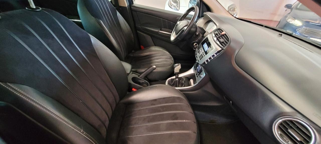 Lancia Delta 1.9 MJT Twinturbo DPF Oro