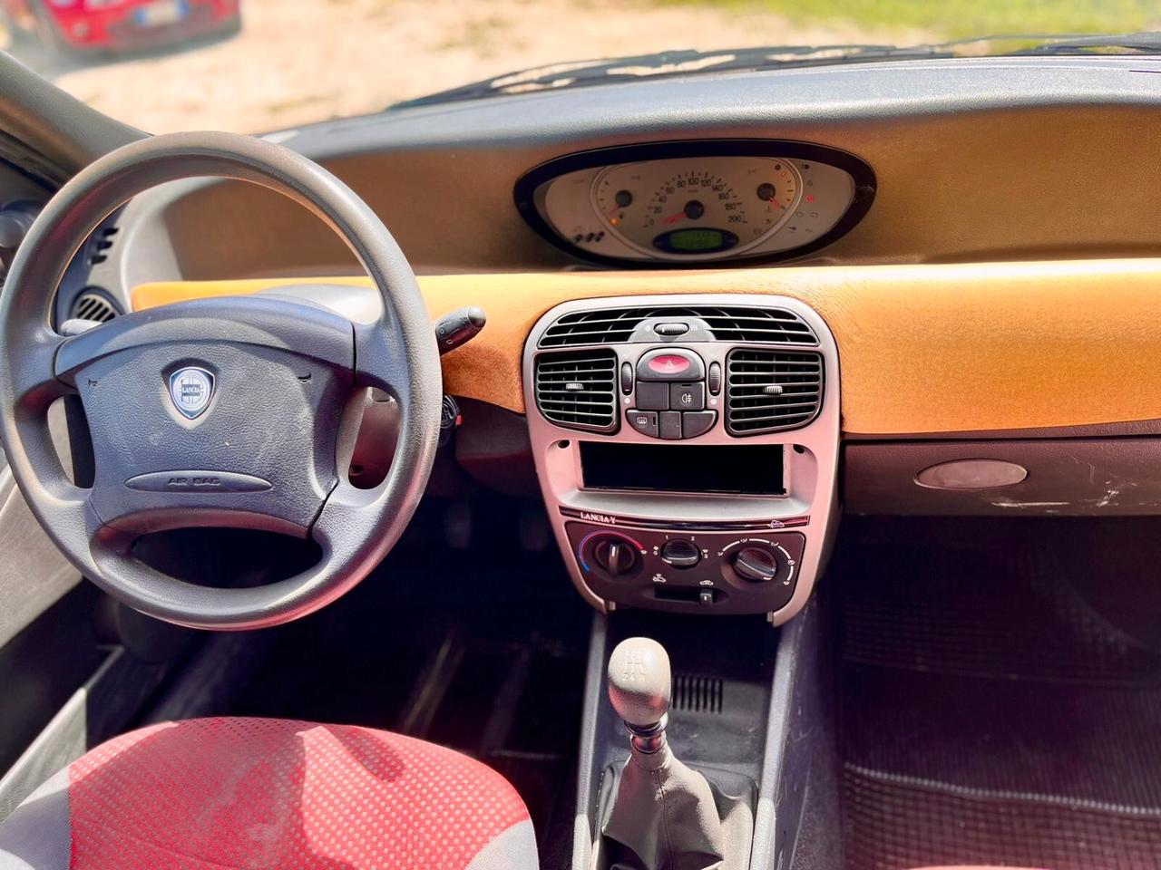 Lancia Ypsilon Elefantino