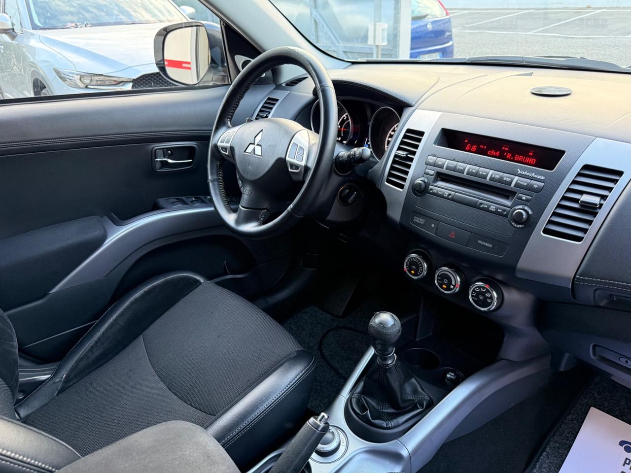 Mitsubishi Outlander 2.2 DI-D Instyle DPF 7 p.ti