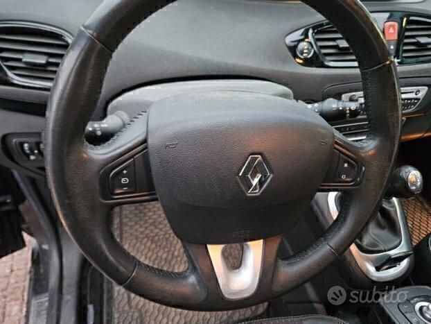 Renault Scenic 7 POSTI VALUTIAMO USATO/SCAMBIO