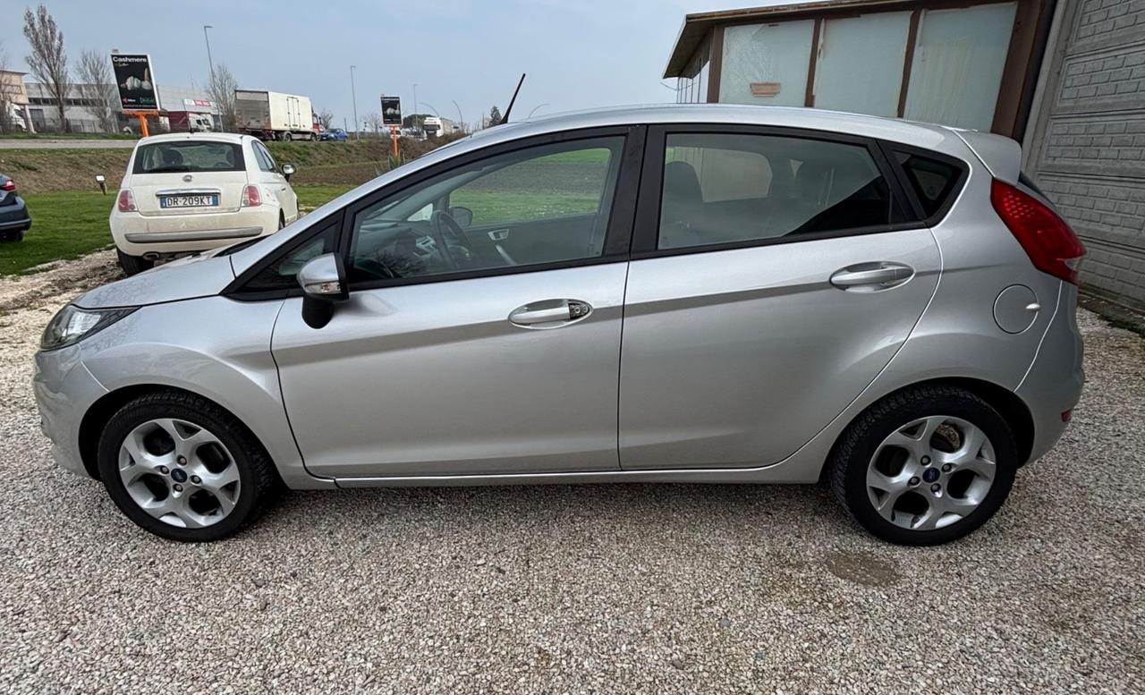 Ford Fiesta 1.4 5 porte Bz.- GPL Titanium