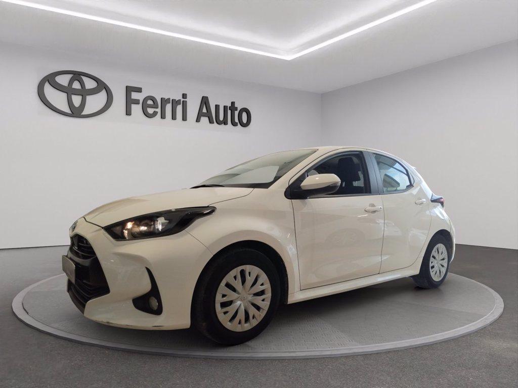 TOYOTA Yaris 1.5h active del 2023