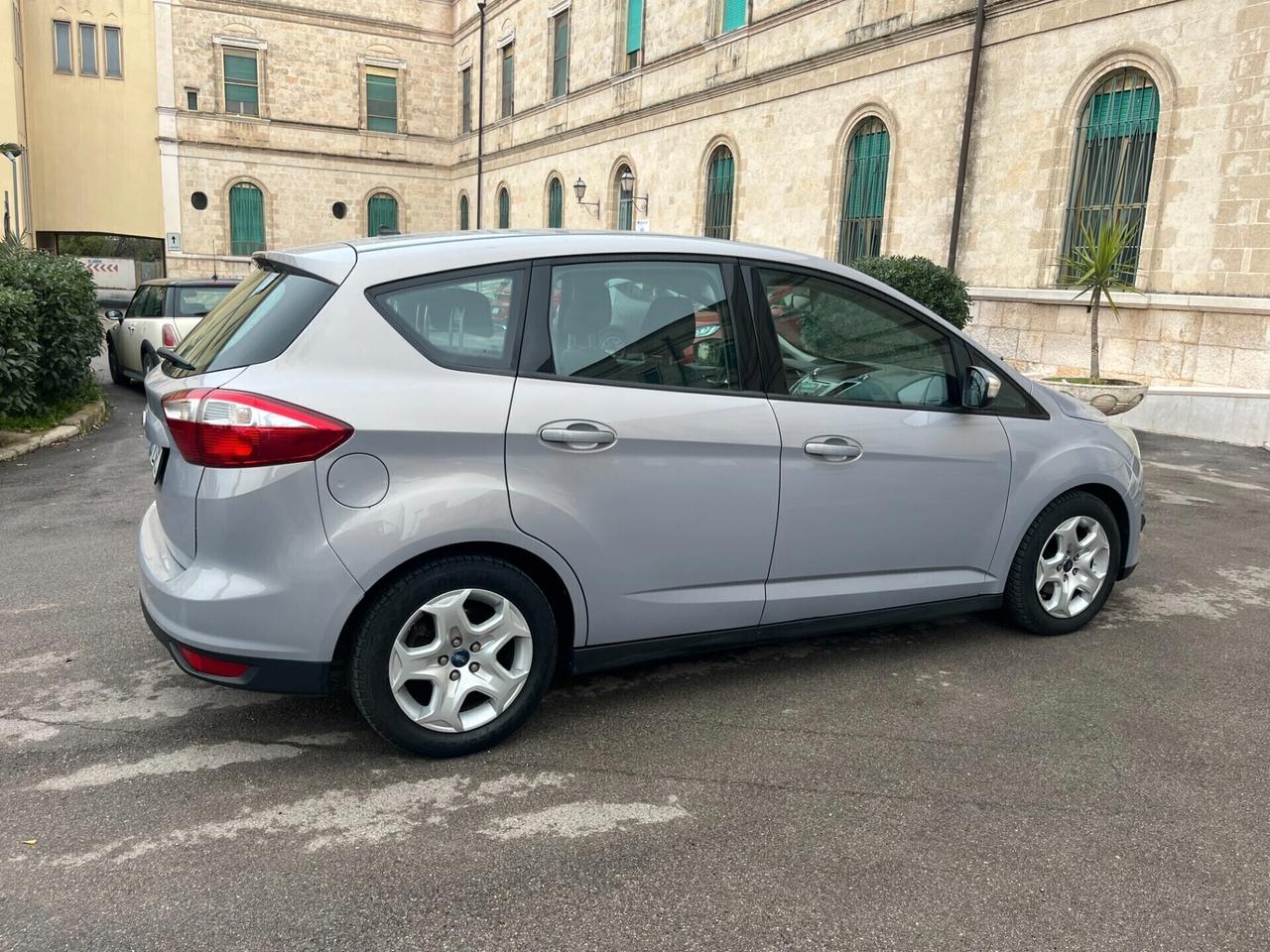 Ford C-Max 1.6 TDCi 95CV Titanium Garantita