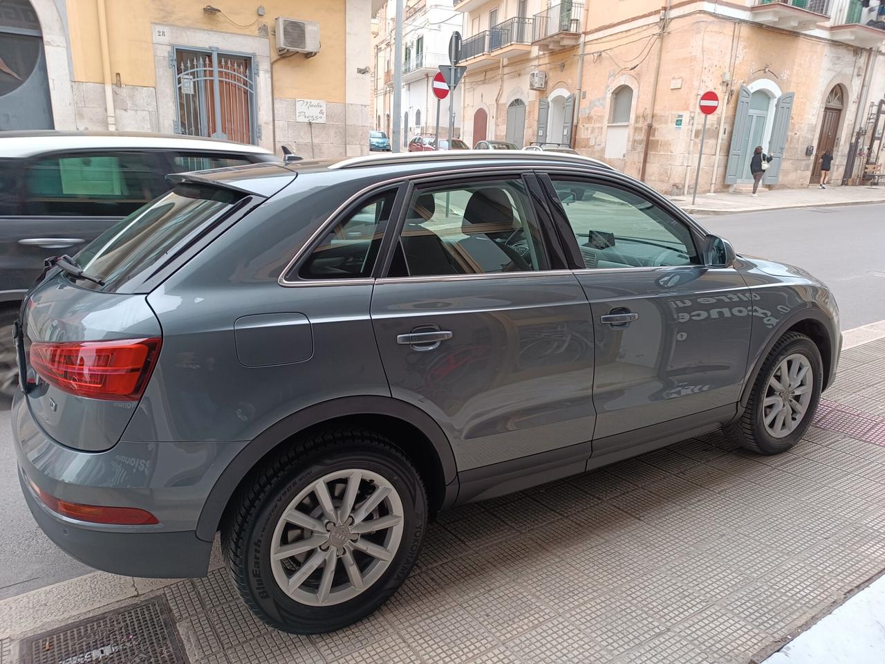 Audi Q3 2.0 TDI 120 CV S tronic Business