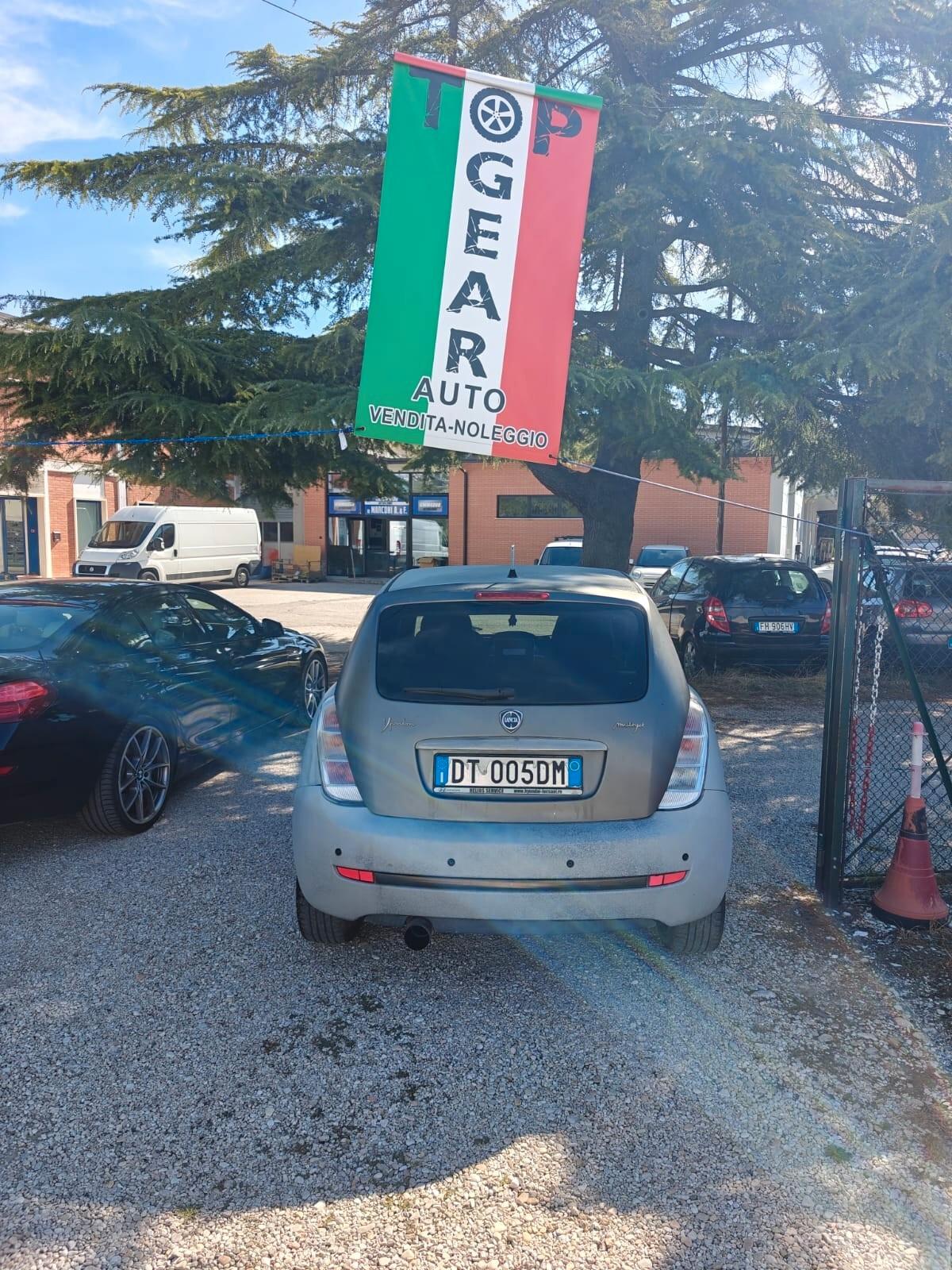 Lancia Ypsilon 1.2 Argento raptop modificata
