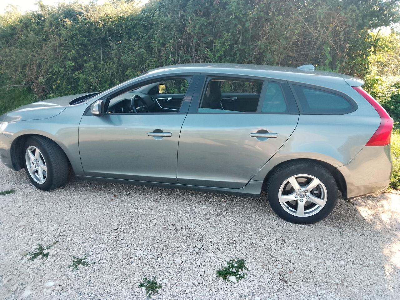 VOLVO V60 D2 2018 SUPERPREZZO