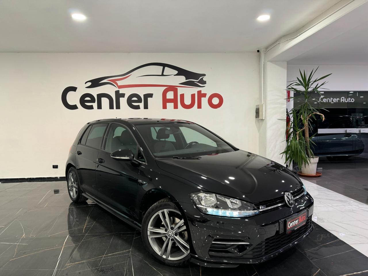 Volkswagen Golf 1.0 TSI 115 CV 5p. R-LINE