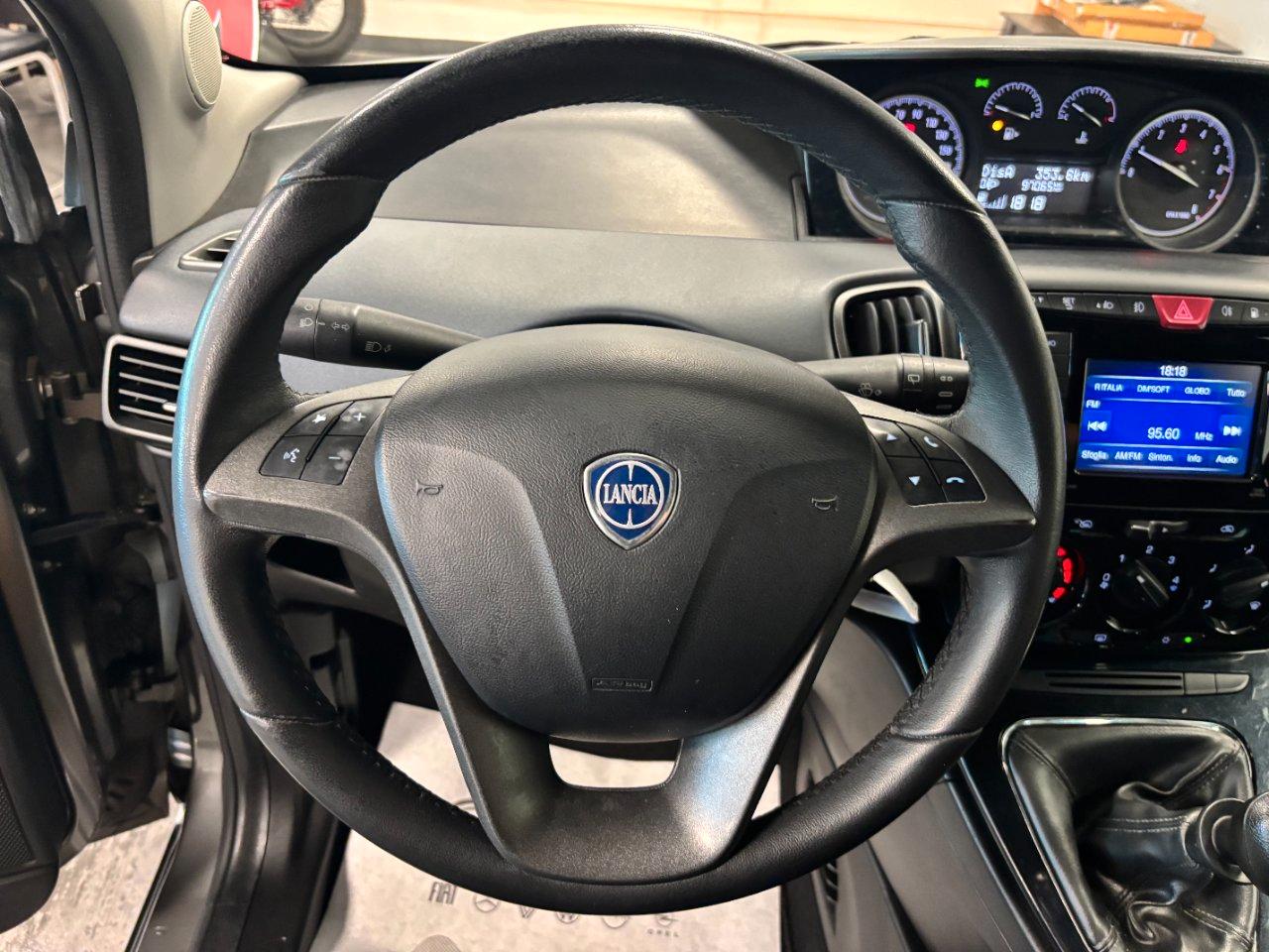 Lancia Ypsilon 1.2 GPL Gold Ecochic