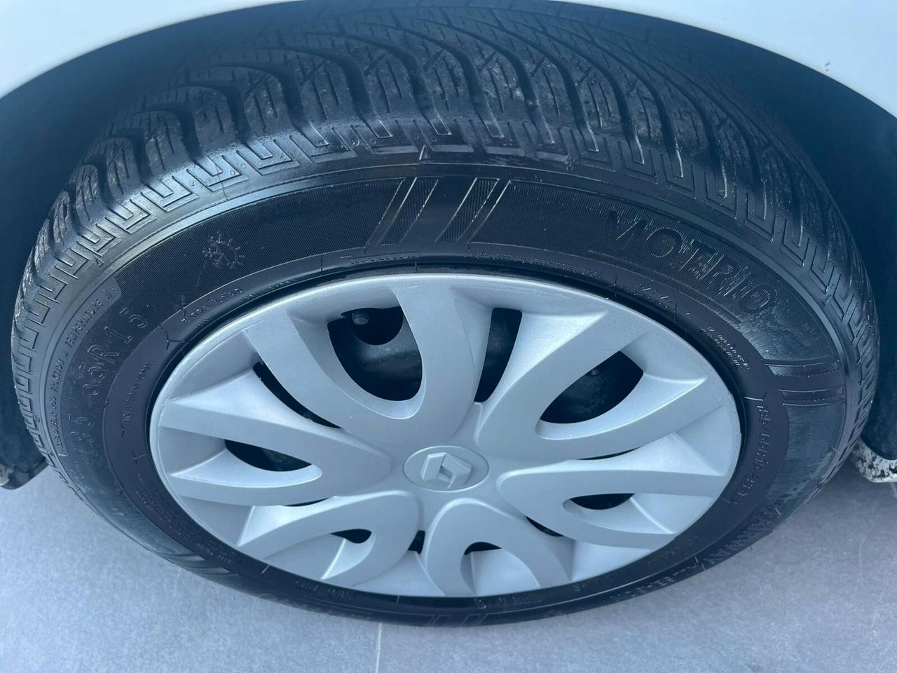 Renault Clio 1.2 BENZINA E GPL DI SERIE